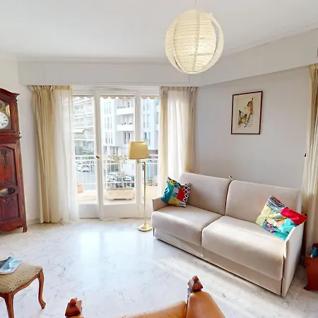 3p à Avec Balcon, Parking Privé Et Proche Plages - Fr-1-196-347