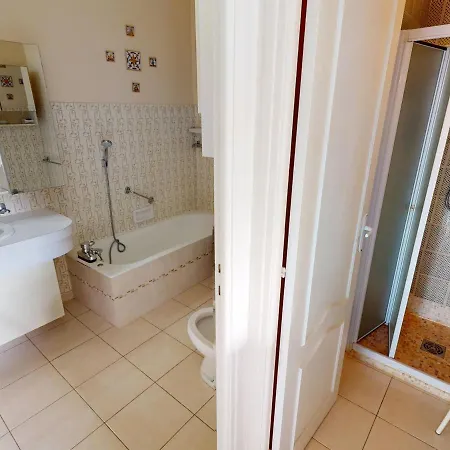 3p à Avec Balcon, Parking Privé Et Proche Plages - Fr-1-196-347 Mentone