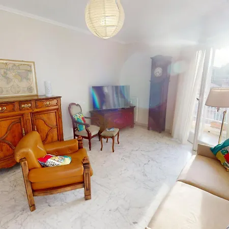 3p à Avec Balcon, Parking Privé Et Proche Plages - Fr-1-196-347